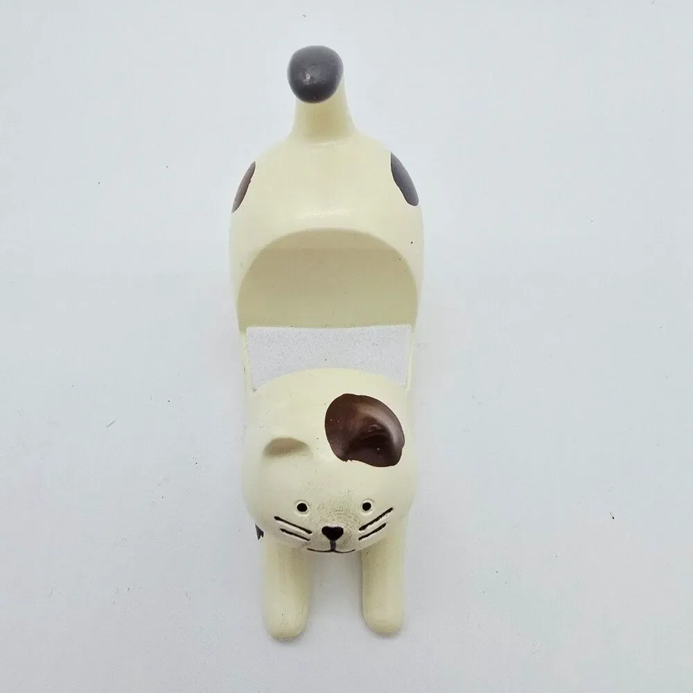 N/A stretching cat